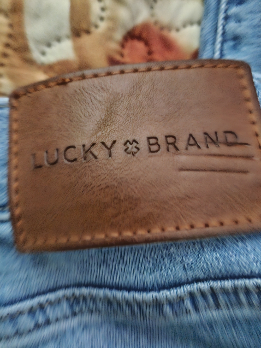 Lucky Brand Light Blue Relaxed Women's Jeans - Picture 4 of 4